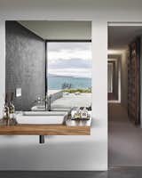 “The house is designed so that you can move around according to the weather and always find somewhere comfortable,

Tasmania, Australia
Dwell Magazine : September / October 2017