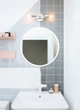 The sink is from Duravit.