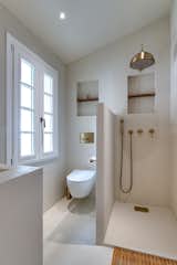 Both kids' bedrooms also have en suite bathrooms.