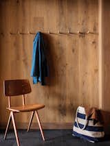 A Mother-and-Child Set of Cabins Form a Single Catskills Ski Retreat - Photo 8 of 22 - 